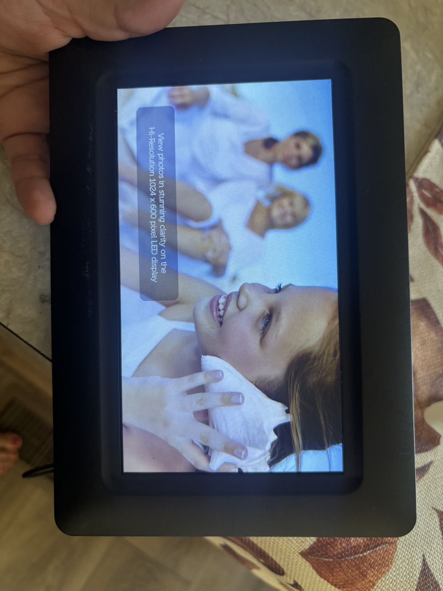 Polaroid 8” Digital Photo Frame 