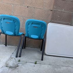 Toddler table/ chair