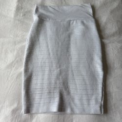 White Textured Bodycon Bandage Mini Skirt – High-Waisted Stretch Pencil Skirt – Like New - Size Small