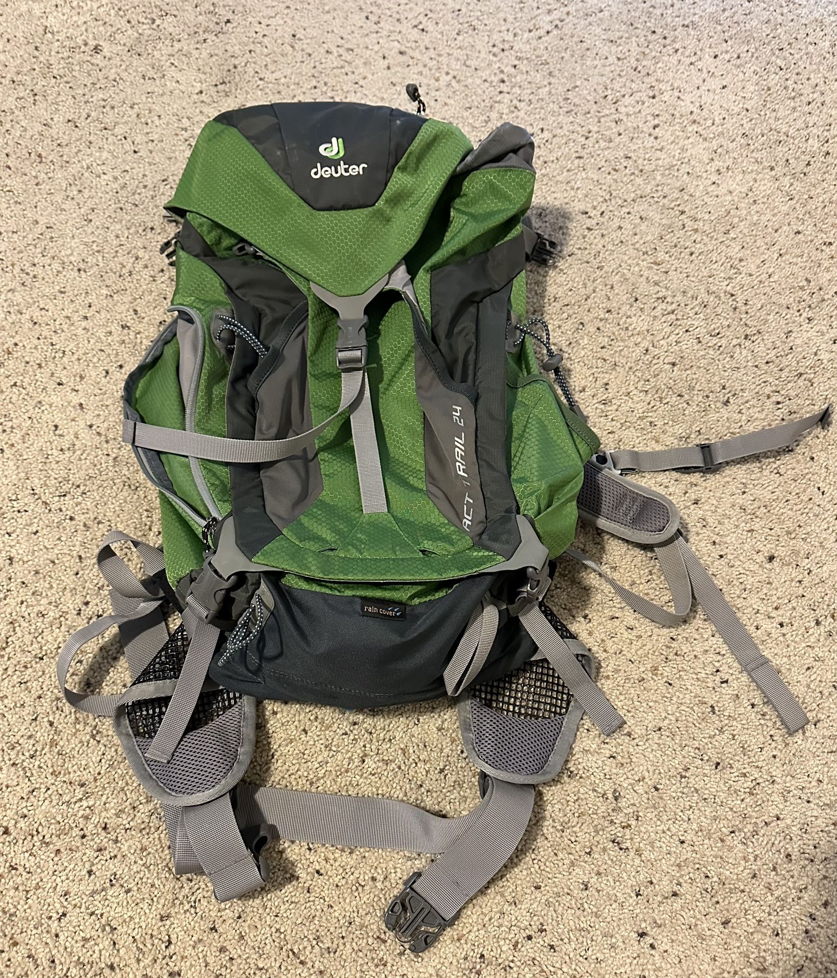 Deuter Trail 24 Hiking Backpack