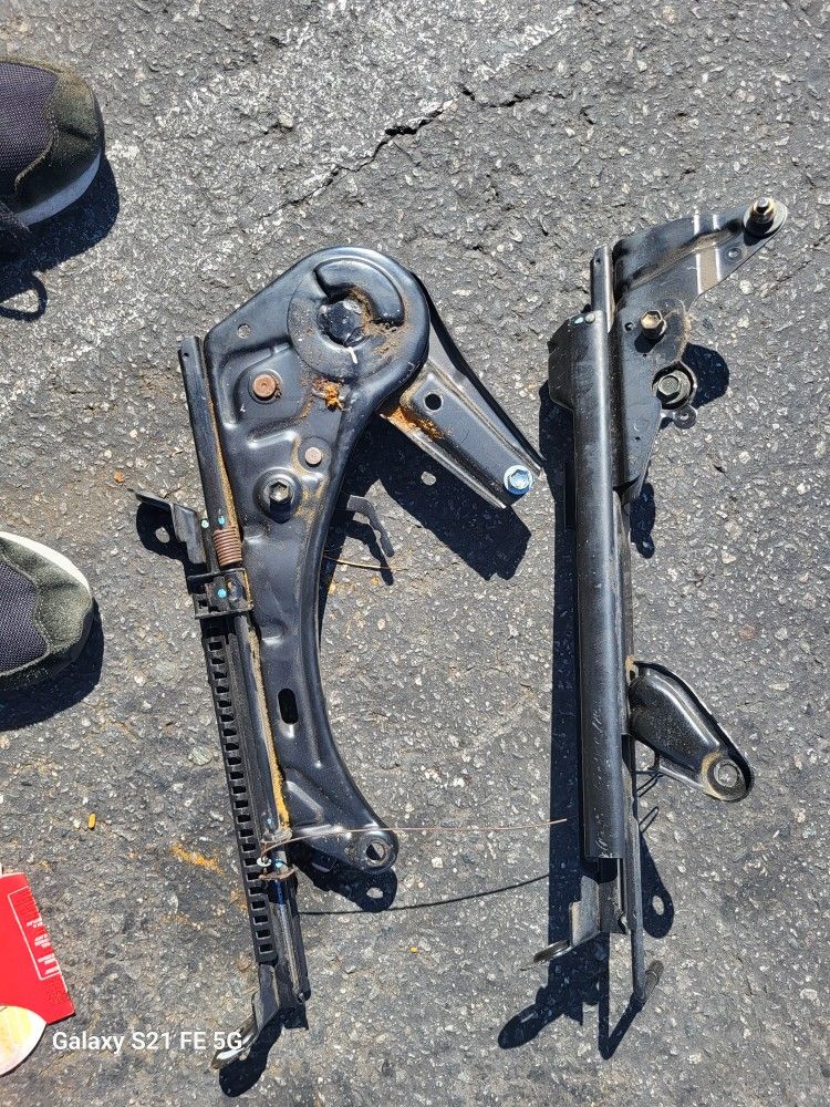 94-00 Acura Integra Driver Side Seat Rails.