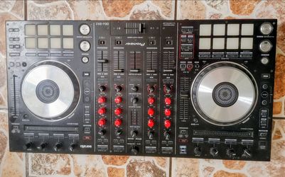 FOR  SALE    PIONNER   DDJ  SX2   CONTROLLER💥💥     ( NEGOTIABLE )💥💥