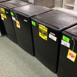 IGLOO MINI FRIDGE 64ID