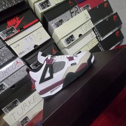 Sneakers 👟 Size8 And 10