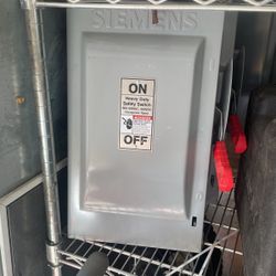 Siemens Nema 3r 60 Amp 3 Phase Disconnect