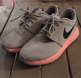 Women’s Nike Roshe golf shoes