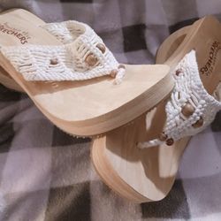 Woman's "Somethin Else" Sketchers Sandles