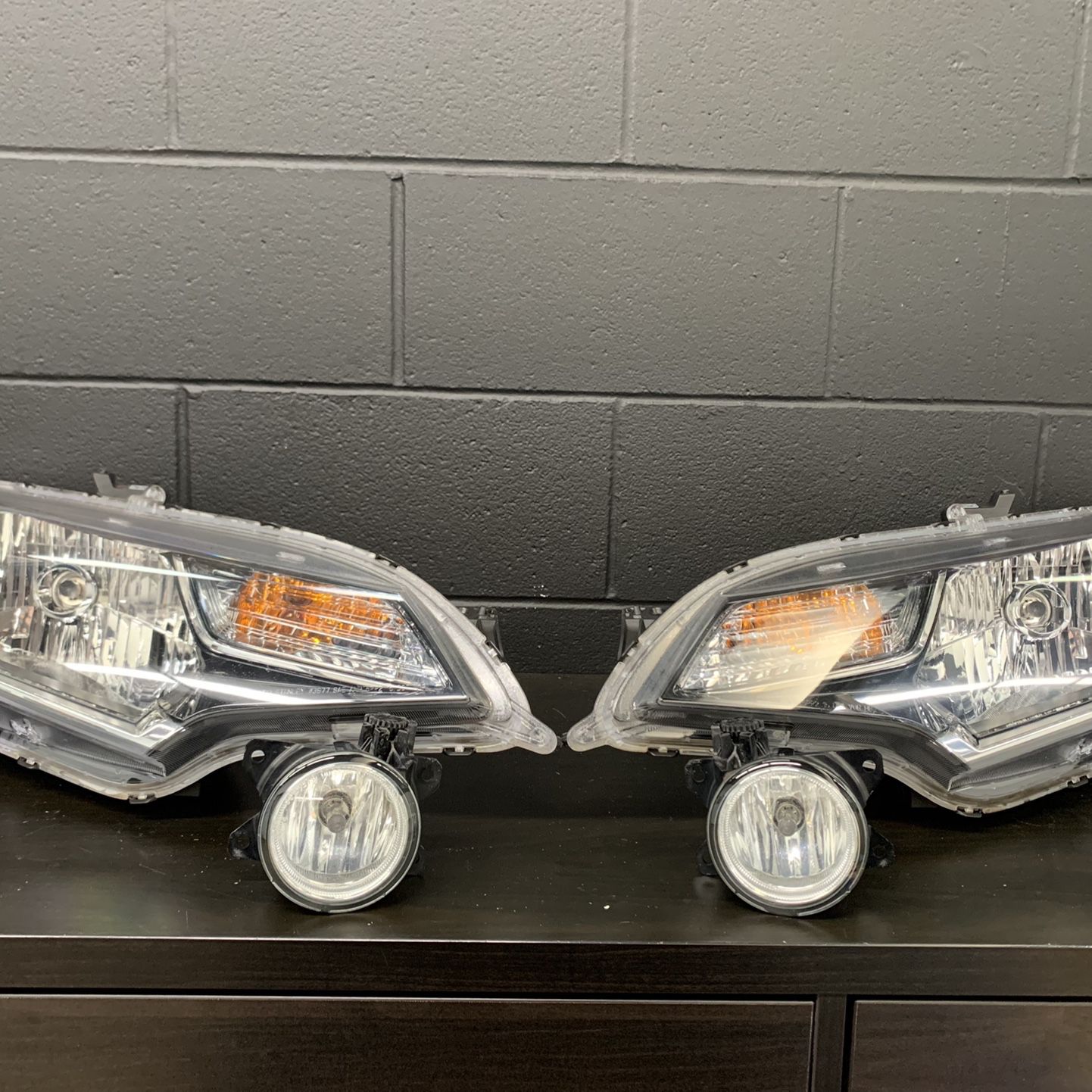 2018 Honda Fit OEM Headlight Assembly and Fog Lights Pair 