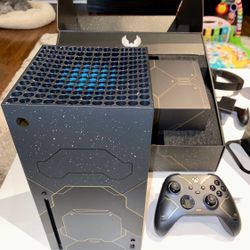 Xbox Series X Halo Infinite Special Edition Bundle