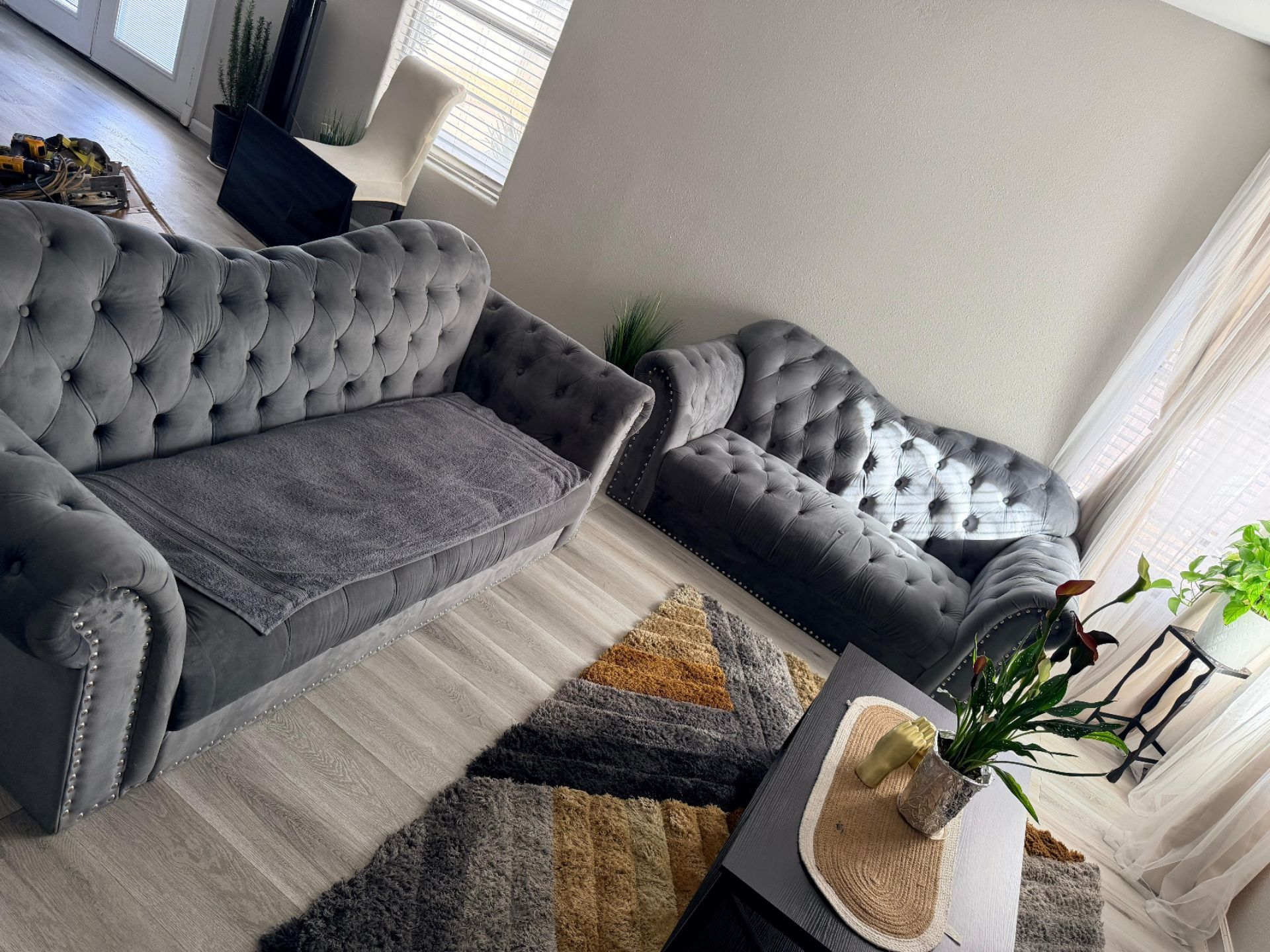 Grey couch smoke and pet free home