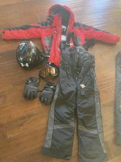 Snow outfit, gloves helmet And goggles 