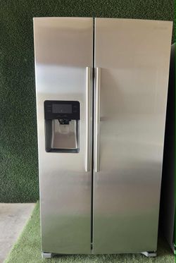 SAMSUNG REFRIGERATOR