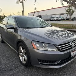 2012 Volkswagen Passat SE PZEV