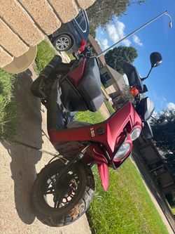 Red 50cc Gas Moped Scooter