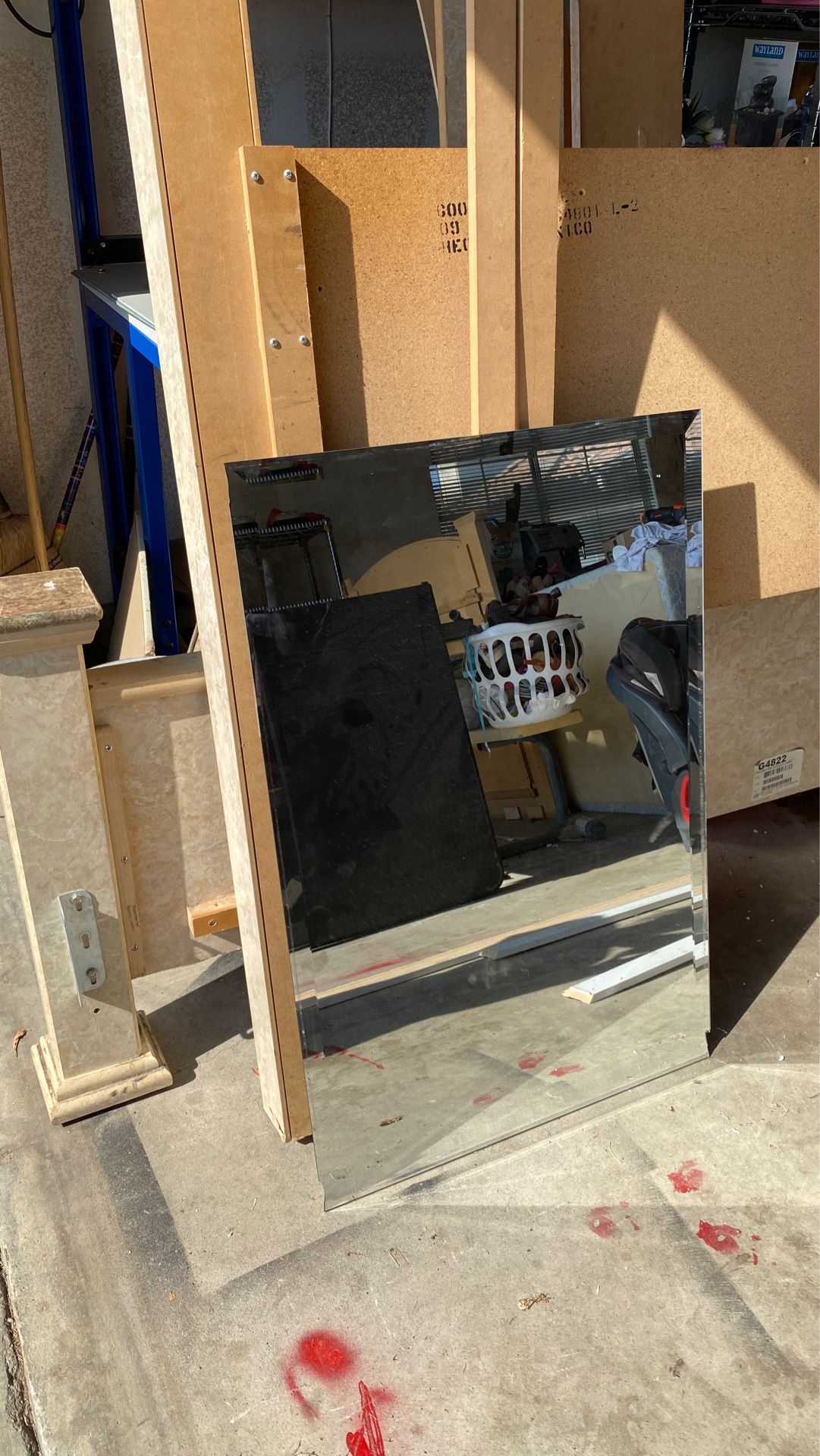 Free frameless mirror