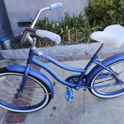 Like New! Woman's Strand Cruiser Bike