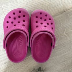 Kids Pink Crocs Size 6/7