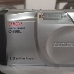 Olympus Camedia C-860L Cámara Digital  En Perfectas Condiciones Trabaja Bien Con Memoria