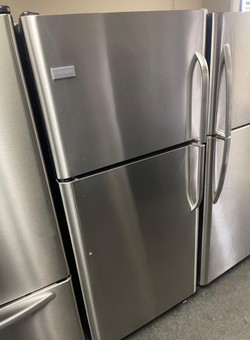 Deal: Frigidaire Stainless Top Mount Refrigerator – Adjustable Shelves