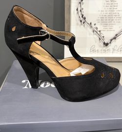 ModCloth Suede Black Heels