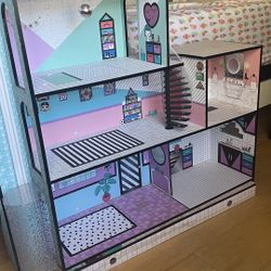 LOL doll house (wooden)
