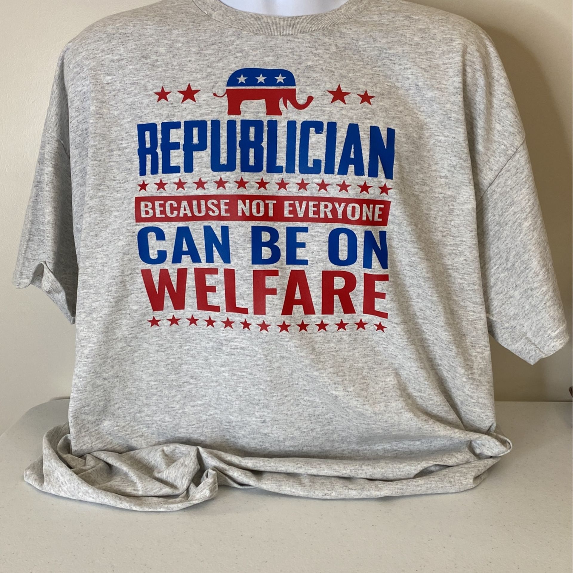 Design T-shirt,  Gildan 100% Cotton, NEW, Size XL, (item 311)