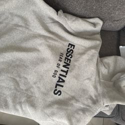 ESSENTIALS HOODIE PULLOVER