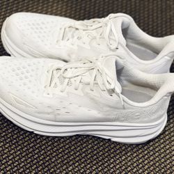 HOKA Clifton9