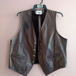 Brown Pure Leather Size 44 Western Vest by the Great Boot Co. Vests has Buffalo Head Buttons