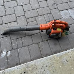 Husqvarna leaf blower
