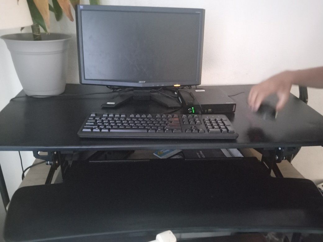 Black Standing Desk Works Excellent 