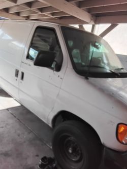 2002 Ford E-250