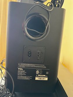 TCL Smart TV – Works Great w/ Remote