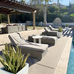 2 SUNBEDS FOR SALE $550 FOR BOTH!!! PERFECT CONDITION