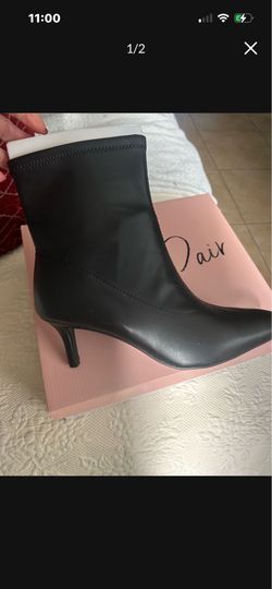 NEW Sz 9 Gorgeous Black bootie. SALE Only $30 🍀