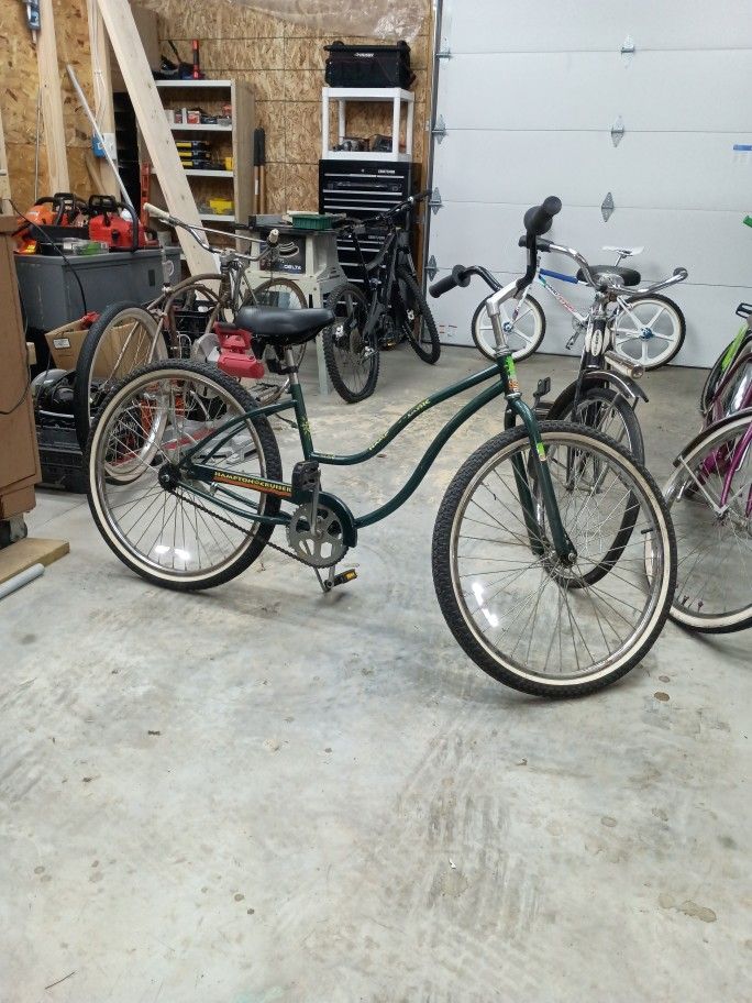 Hampton Cruiser Classic Bicycle