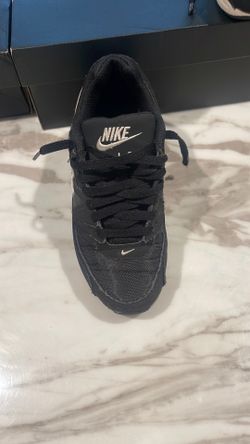 Nike Air Command Size 6