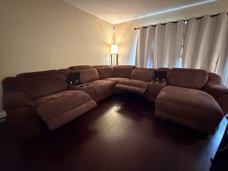 Large Brown Reclining Sectional – Chaise, Cup Holders & Storage