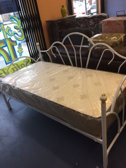 Daybed with mattress $199