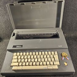 ⭐️ Smith Corona SL80  Electric Portable Typewriter With Case TESTED & Works!