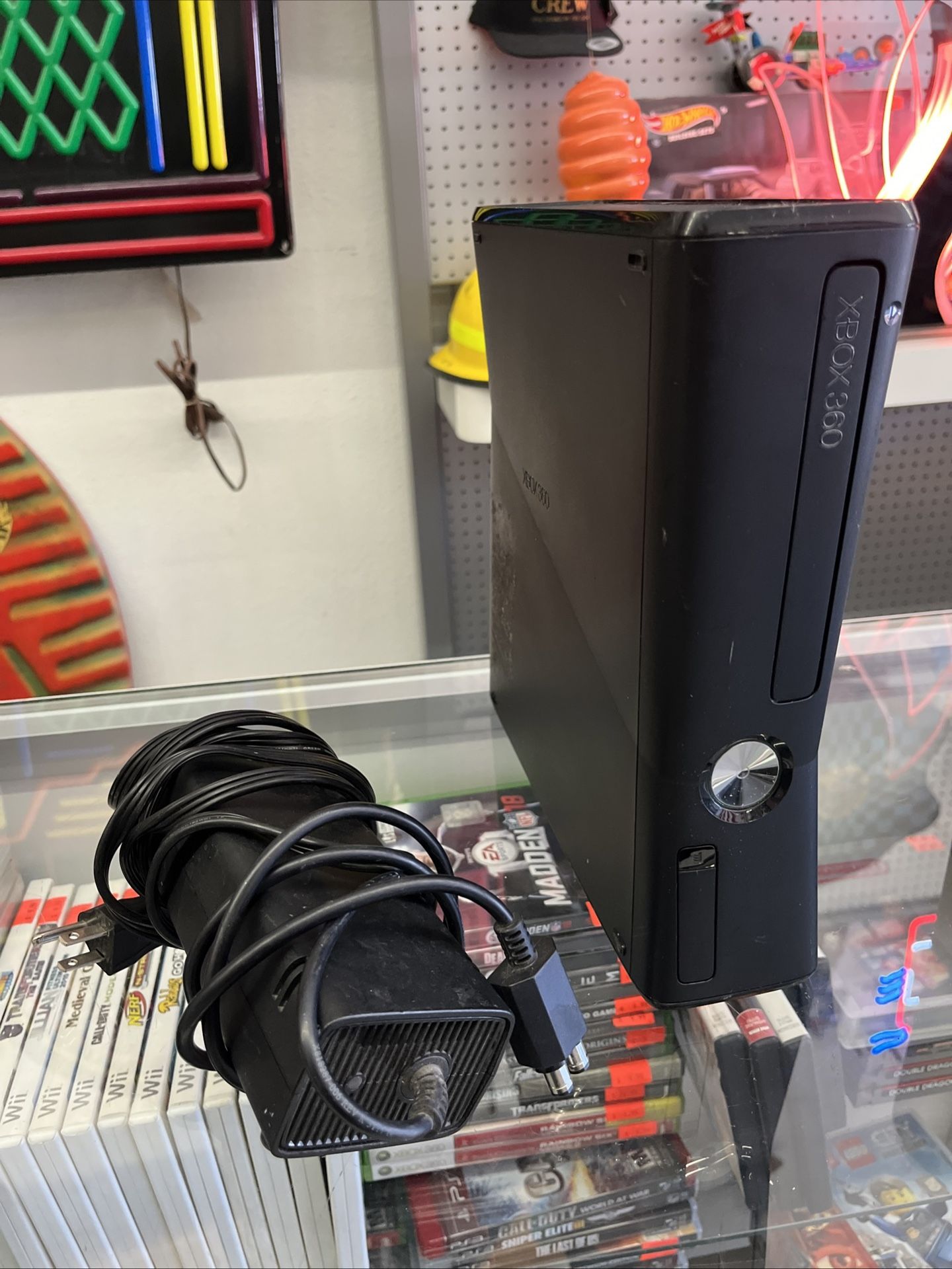Microsoft Black Xbox 360 Slim 250 GB HD Model 1439 Console & Power Cord Tested