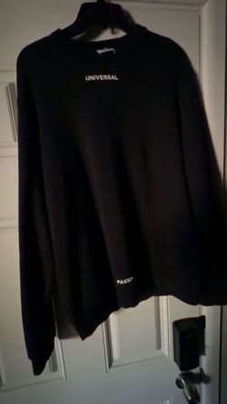 Burberry sweater