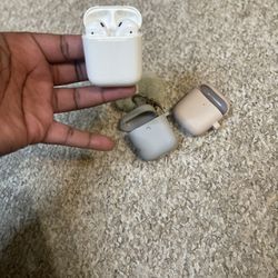 Apple - AirPods with Charging Case Gen 2