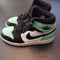 Air Jordan 1 Retro OG sz8 Sneakers