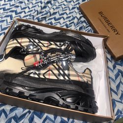 Burberry Shoes Size 8