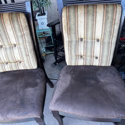 Table And Chairs 