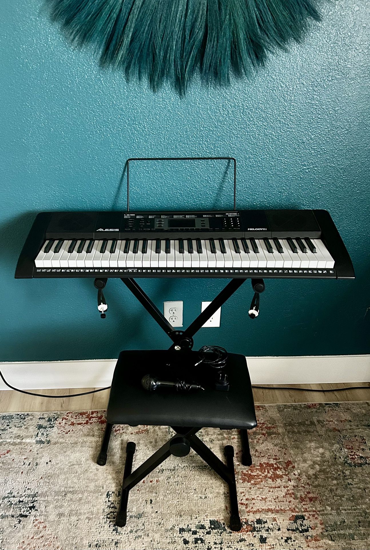 Keyboard With Stand, Seat & Microphone