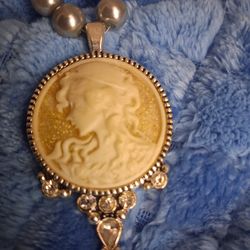 Cameo Gray Grey Faux Pearls Vintage Costume Jewelry