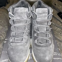Jordan Pinnacle grey Suede Retro 11’s Size 10.5 