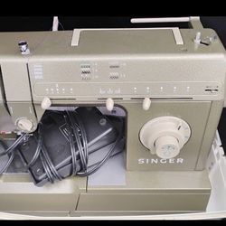 Singer Sewing Machine 